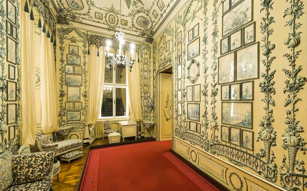 Schönbrunn Palace & Gardens Skip-the-Line Guided Tour (Schönbrunn Palace & Vienna City Guided Tour in Spanish)