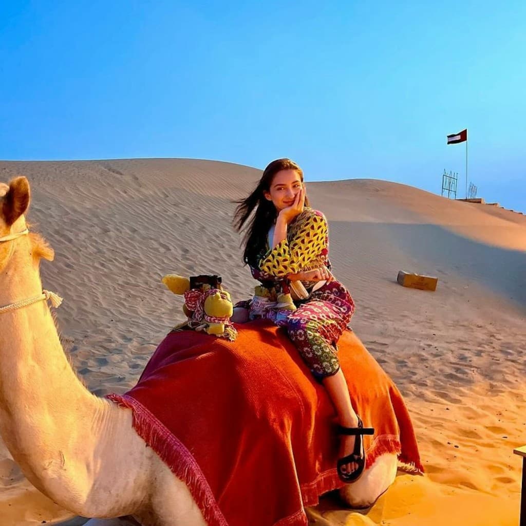 Dubai: Sunset Desert Safari, Dune Bashing & Sandboarding + BBQ Dinner