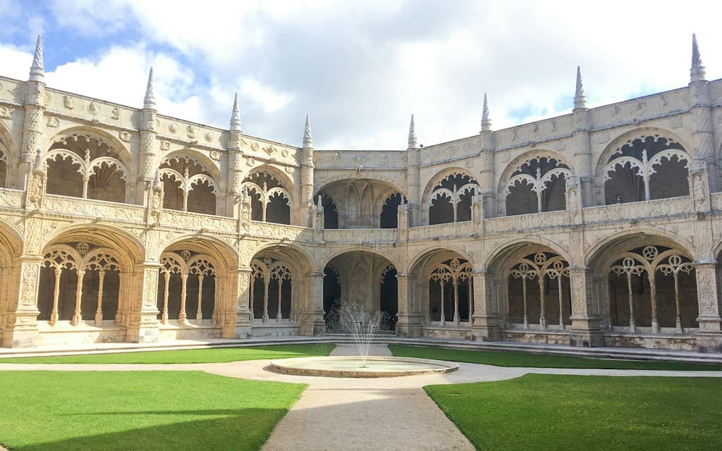 Jerónimos Monastery Skip-the-Line Guided Tour (Skip-the-Line Portuguese Guided Tour)