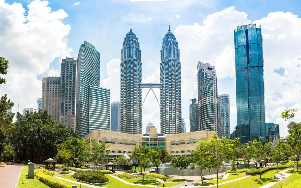Petronas Twin Towers Tickets (Non-Malaysian Citizens) (Evening Xperience (Guided Tour with Free Drink))