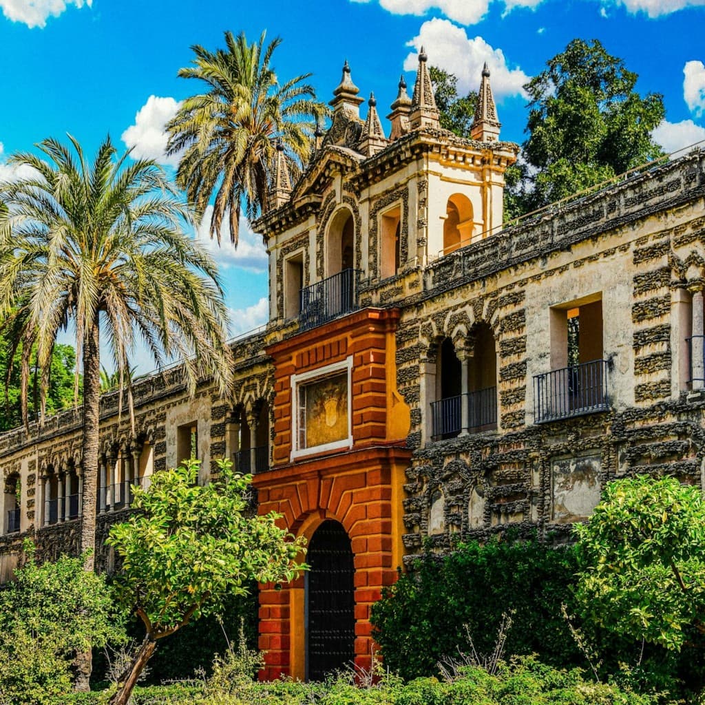 Royal Alcázar of Seville, Cathedral & Giralda: Priority Access + Guided Tour