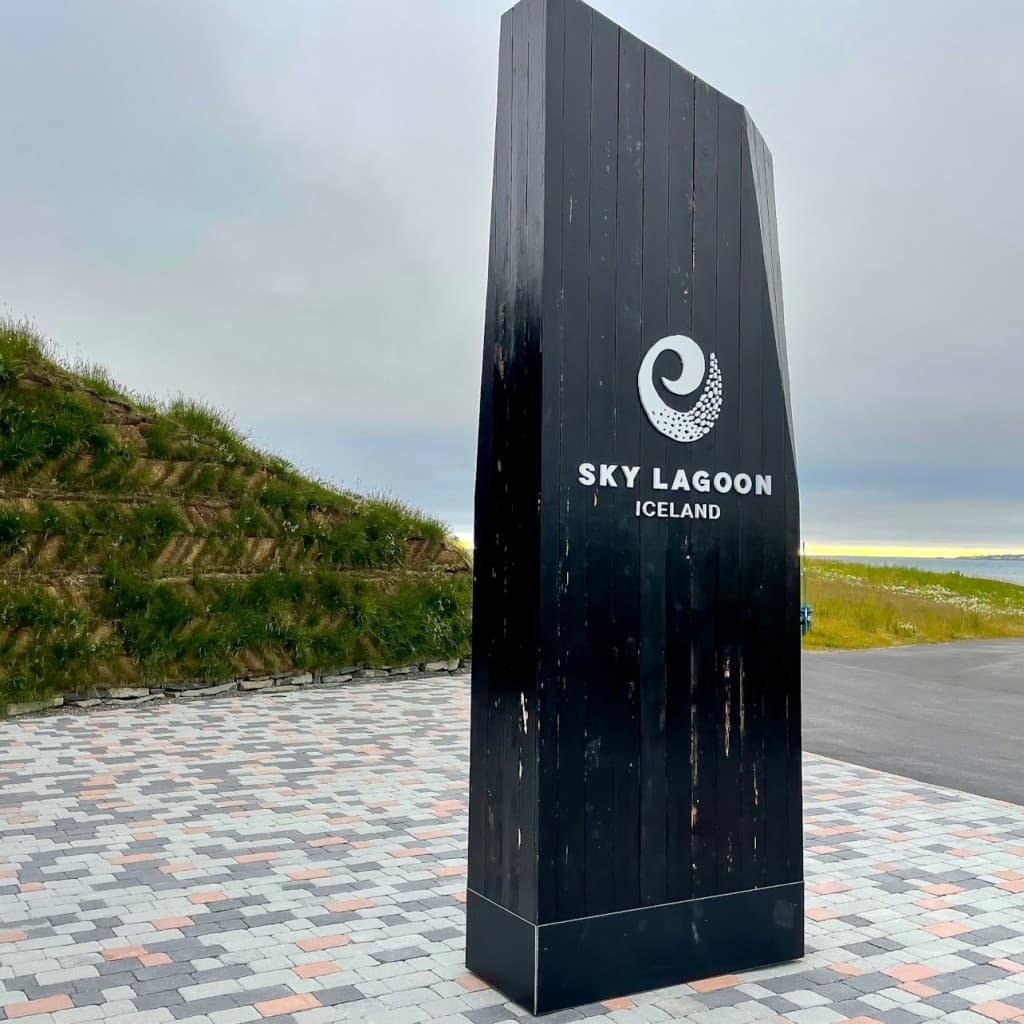 Sky Lagoon: One-way Private Transfer from Keflavik International Airport