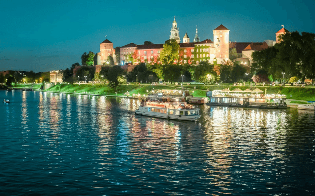 Vistula River Sightseeing Cruise (Evening Cruise with a Drink)